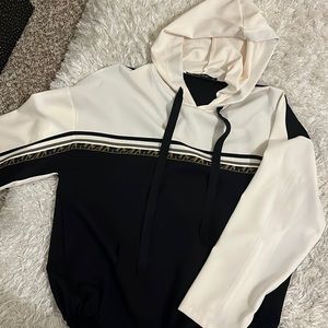 ZARA hoodie (loose fitting), never been worn, size M.